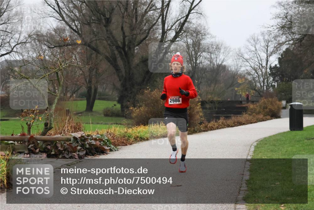 08.12.2024 - St. Pauli X-Mass-Run No. 14 Strokosch-Dieckow http://msf.ph/oto/7500494 08.12.2024 09:42:01 Laufen 2986 meine-sportfotos.de