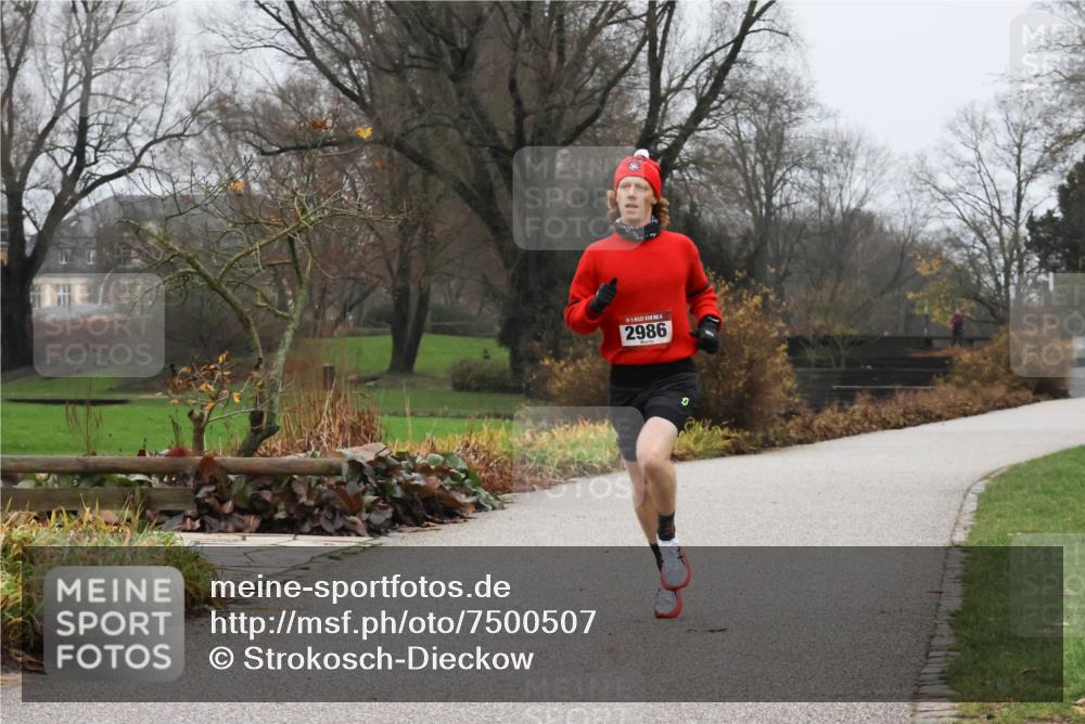 08.12.2024 - St. Pauli X-Mass-Run No. 14 Strokosch-Dieckow http://msf.ph/oto/7500507 08.12.2024 09:42:01 Laufen 2986 meine-sportfotos.de