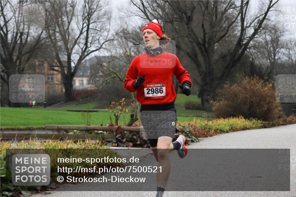 08.12.2024 - St. Pauli X-Mass-Run No. 14 Strokosch-Dieckow http://msf.ph/oto/7500521 08.12.2024 09:42:02 Laufen 14, 2986 meine-sportfotos.de