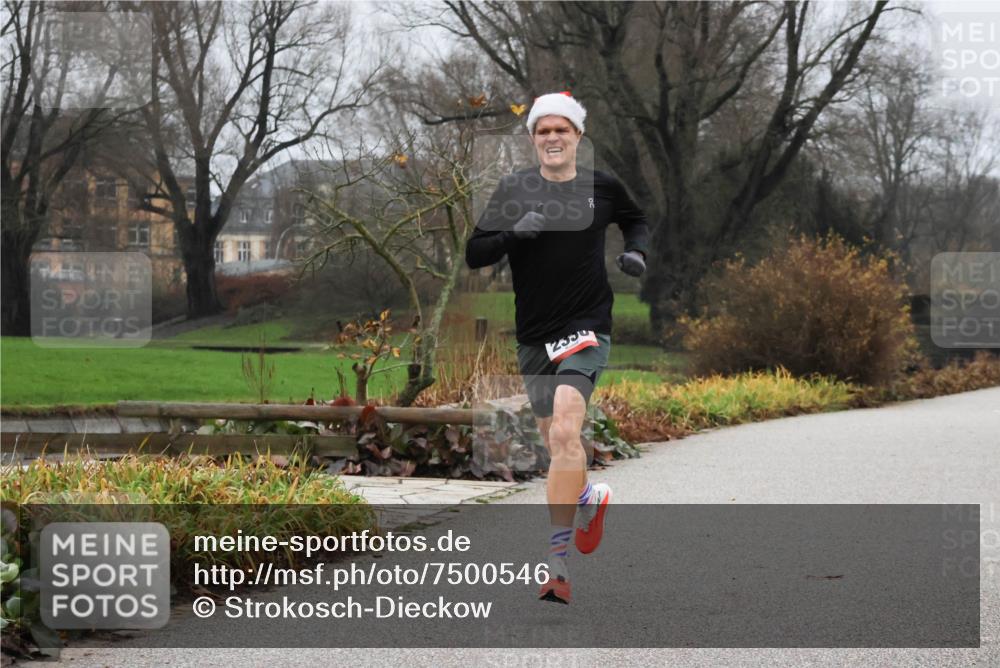 08.12.2024 - St. Pauli X-Mass-Run No. 14 Strokosch-Dieckow http://msf.ph/oto/7500546 08.12.2024 09:42:21 Laufen  meine-sportfotos.de