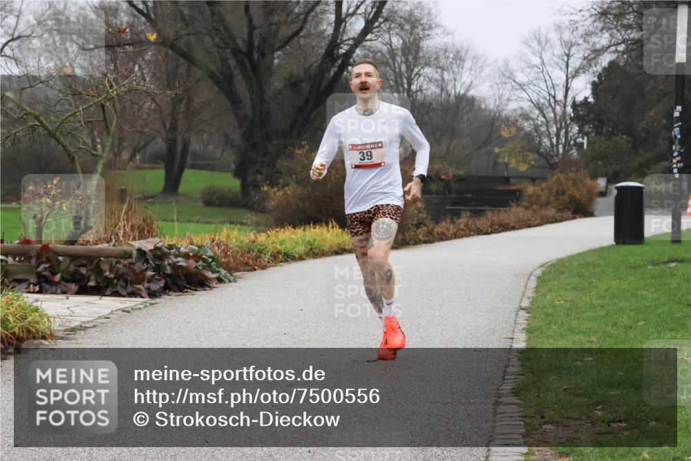 08.12.2024 - St. Pauli X-Mass-Run No. 14 Strokosch-Dieckow http://msf.ph/oto/7500556 08.12.2024 09:42:31 Laufen 39 meine-sportfotos.de