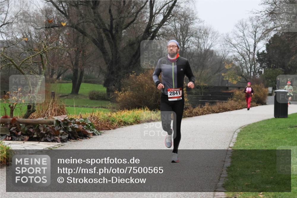08.12.2024 - St. Pauli X-Mass-Run No. 14 Strokosch-Dieckow http://msf.ph/oto/7500565 08.12.2024 09:43:17 Laufen 34, 2841, 2841 meine-sportfotos.de