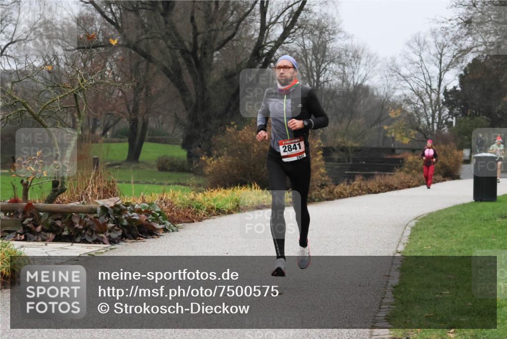 08.12.2024 - St. Pauli X-Mass-Run No. 14 Strokosch-Dieckow http://msf.ph/oto/7500575 08.12.2024 09:43:17 Laufen 14, 2841, 2841 meine-sportfotos.de