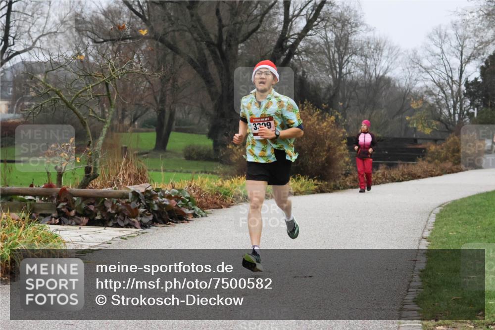 08.12.2024 - St. Pauli X-Mass-Run No. 14 Strokosch-Dieckow http://msf.ph/oto/7500582 08.12.2024 09:43:28 Laufen 3309 meine-sportfotos.de