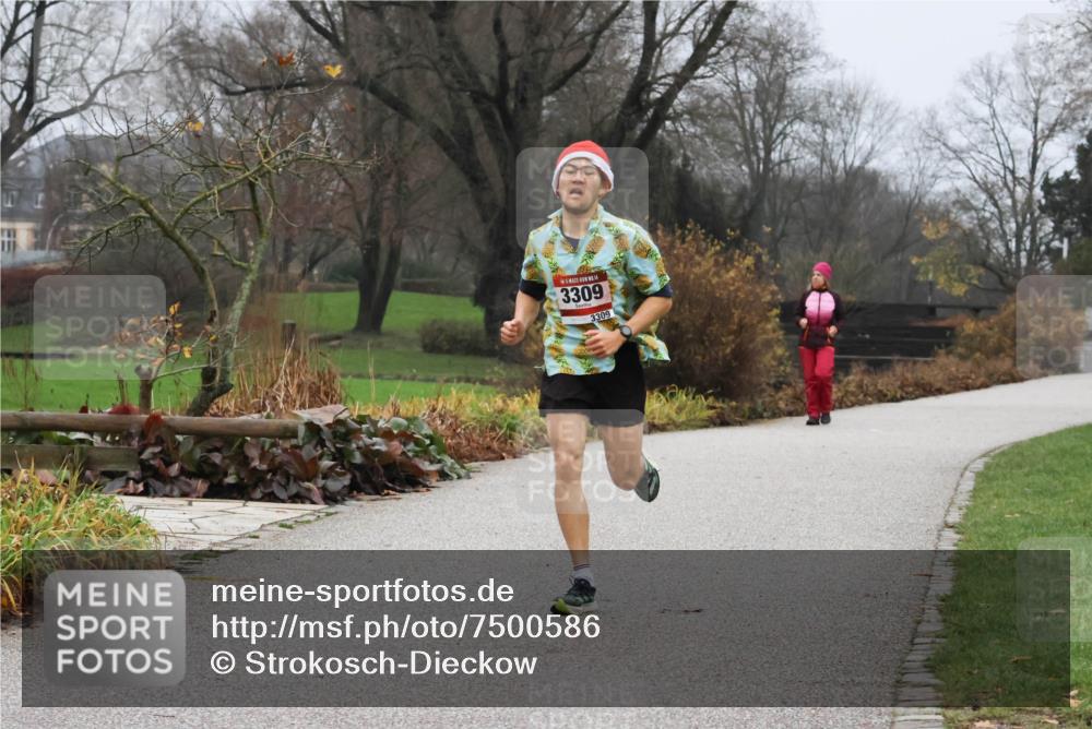 08.12.2024 - St. Pauli X-Mass-Run No. 14 Strokosch-Dieckow http://msf.ph/oto/7500586 08.12.2024 09:43:28 Laufen 34, 3309, 3309 meine-sportfotos.de