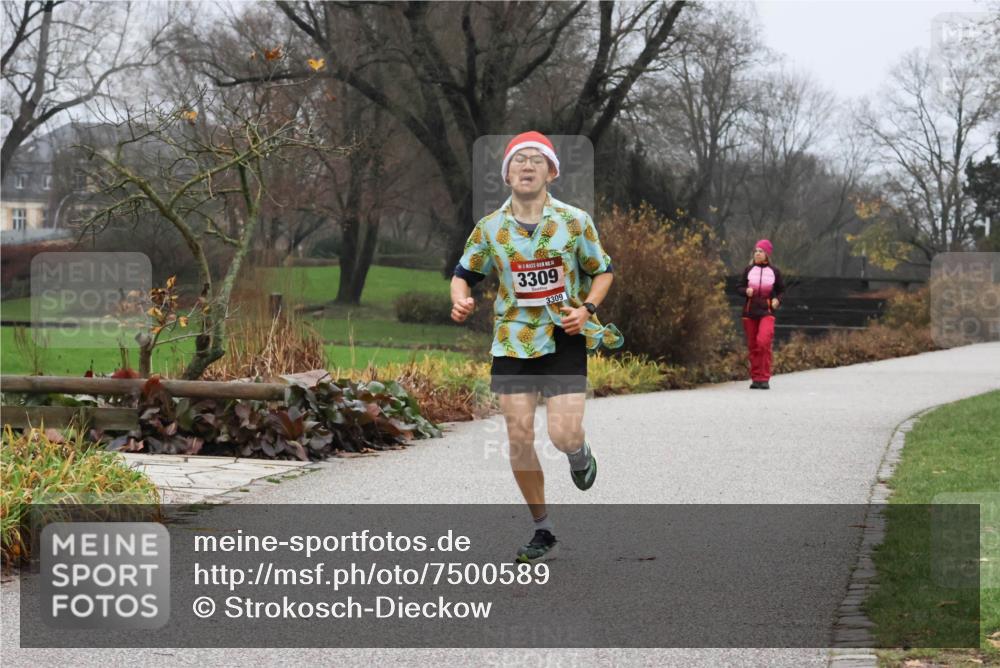 08.12.2024 - St. Pauli X-Mass-Run No. 14 Strokosch-Dieckow http://msf.ph/oto/7500589 08.12.2024 09:43:28 Laufen 14, 3309, 3309 meine-sportfotos.de