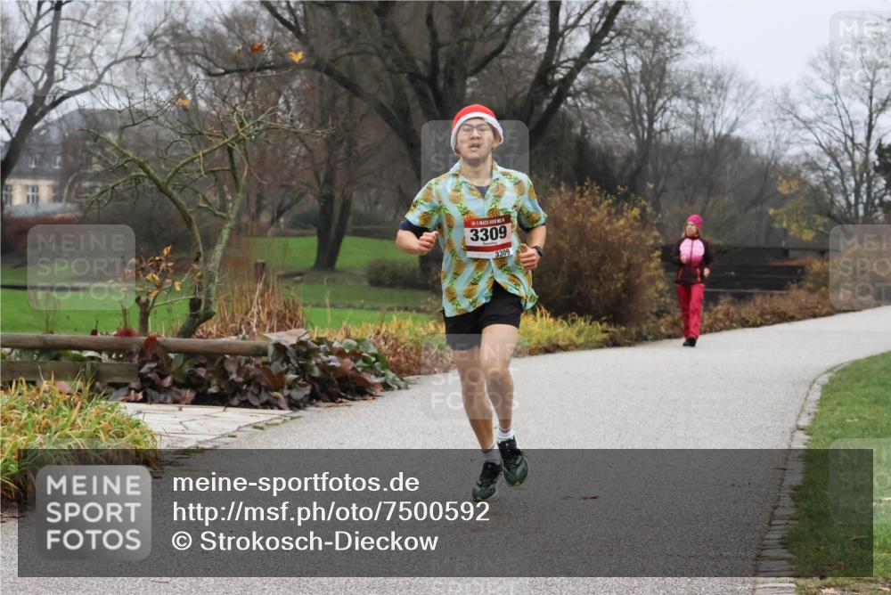08.12.2024 - St. Pauli X-Mass-Run No. 14 Strokosch-Dieckow http://msf.ph/oto/7500592 08.12.2024 09:43:28 Laufen 3309, 3309 meine-sportfotos.de