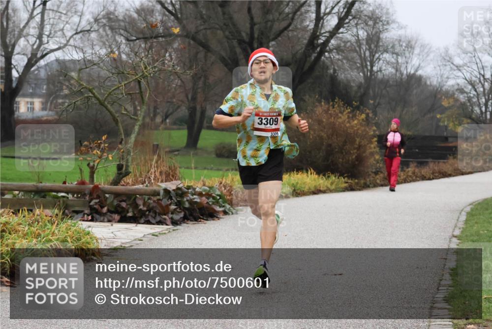 08.12.2024 - St. Pauli X-Mass-Run No. 14 Strokosch-Dieckow http://msf.ph/oto/7500601 08.12.2024 09:43:28 Laufen 3309, 3309 meine-sportfotos.de