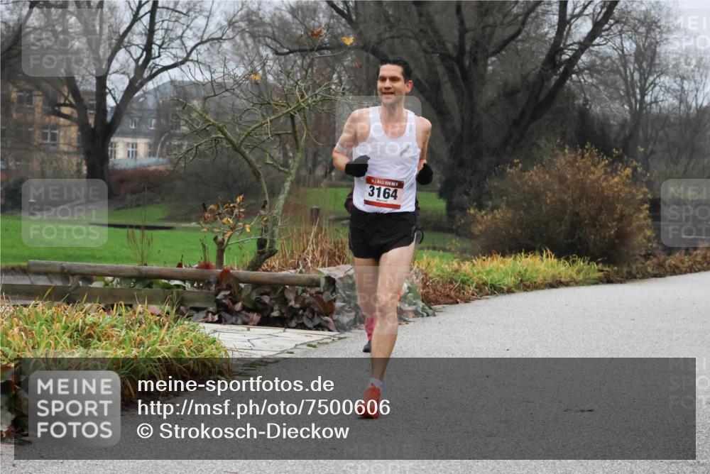 08.12.2024 - St. Pauli X-Mass-Run No. 14 Strokosch-Dieckow http://msf.ph/oto/7500606 08.12.2024 09:43:39 Laufen 1, 14, 3164 meine-sportfotos.de