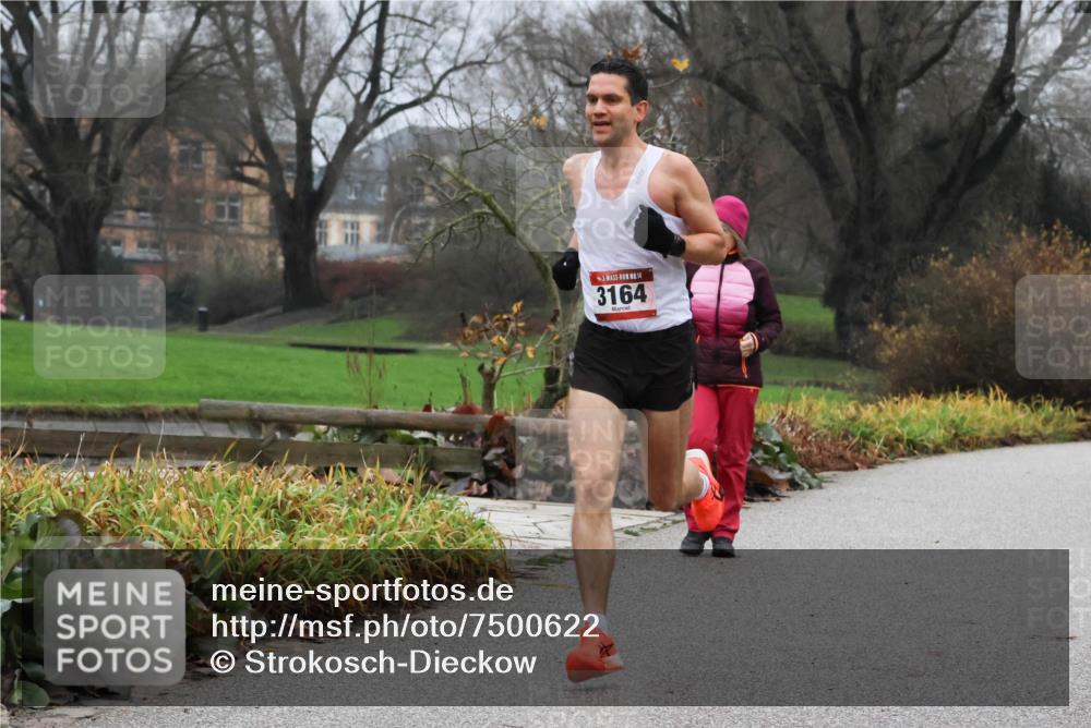 08.12.2024 - St. Pauli X-Mass-Run No. 14 Strokosch-Dieckow http://msf.ph/oto/7500622 08.12.2024 09:43:39 Laufen 14, 3164 meine-sportfotos.de