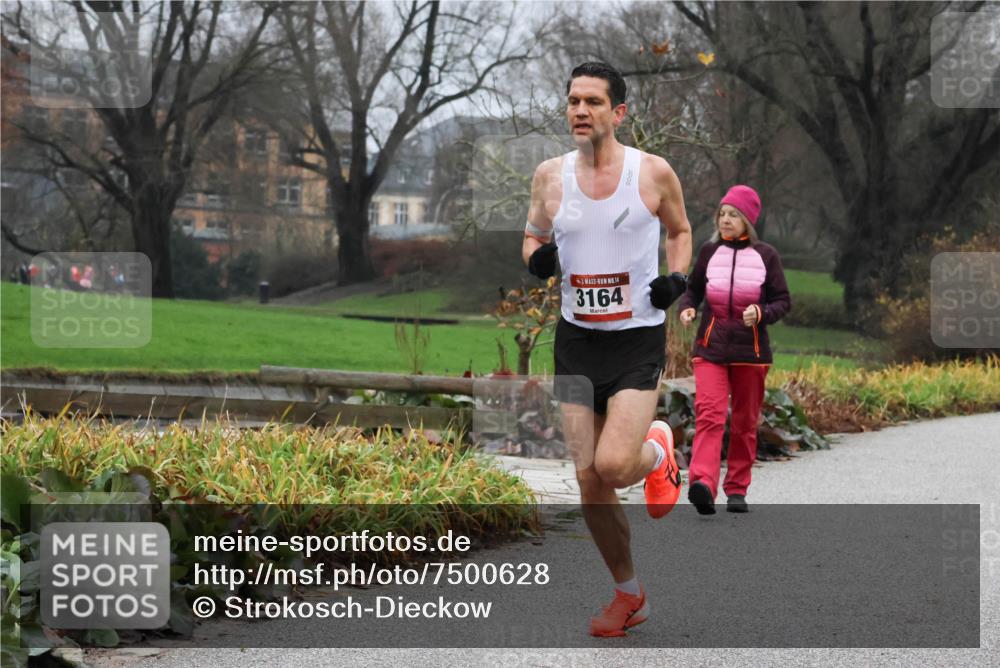 08.12.2024 - St. Pauli X-Mass-Run No. 14 Strokosch-Dieckow http://msf.ph/oto/7500628 08.12.2024 09:43:39 Laufen 14, 3164 meine-sportfotos.de
