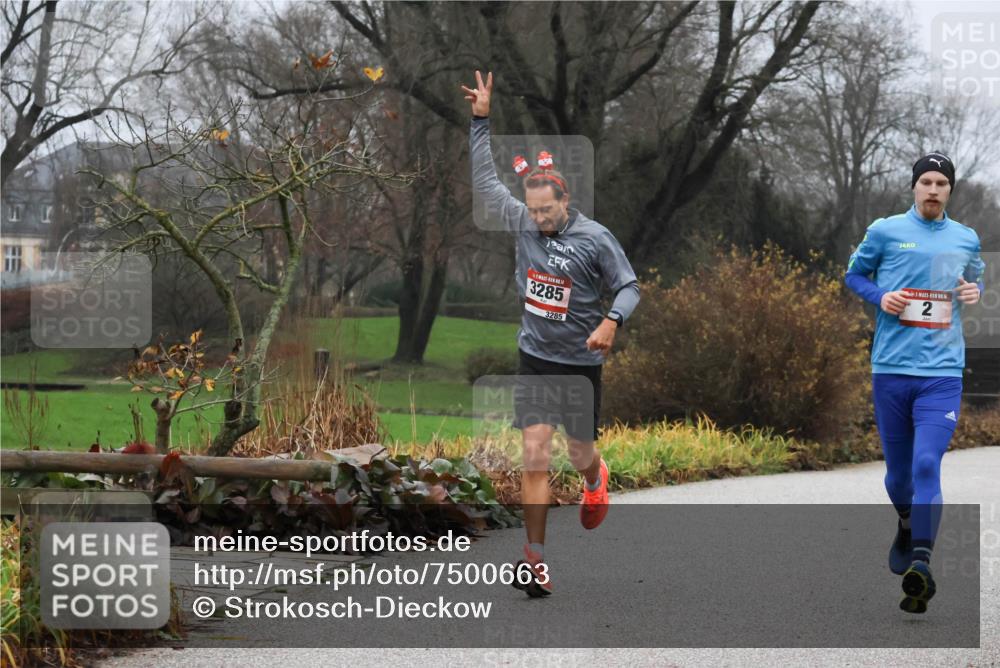 08.12.2024 - St. Pauli X-Mass-Run No. 14 Strokosch-Dieckow http://msf.ph/oto/7500663 08.12.2024 09:44:09 Laufen 4, 3285, 3285, 2 meine-sportfotos.de