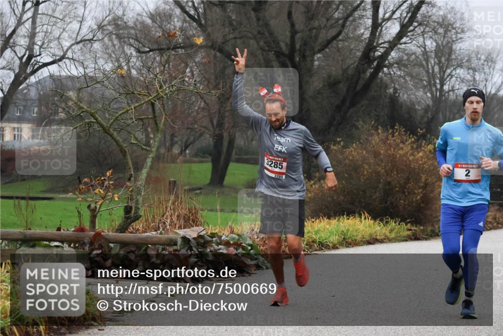 08.12.2024 - St. Pauli X-Mass-Run No. 14 Strokosch-Dieckow http://msf.ph/oto/7500669 08.12.2024 09:44:09 Laufen 3285, 3285, 14, 2 meine-sportfotos.de