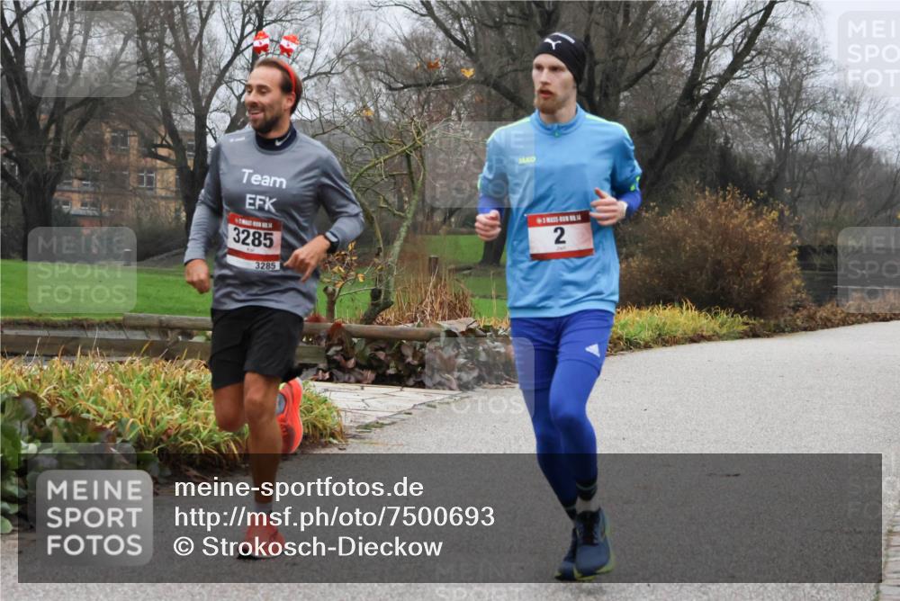 08.12.2024 - St. Pauli X-Mass-Run No. 14 Strokosch-Dieckow http://msf.ph/oto/7500693 08.12.2024 09:44:11 Laufen 3285, 3285, 2 meine-sportfotos.de
