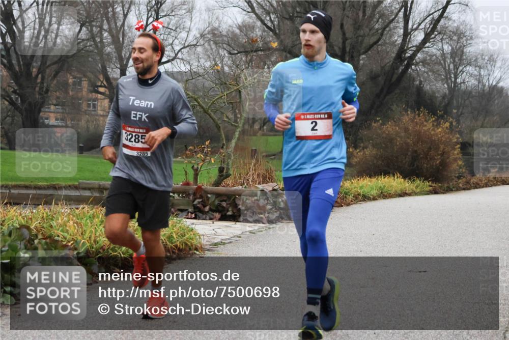 08.12.2024 - St. Pauli X-Mass-Run No. 14 Strokosch-Dieckow http://msf.ph/oto/7500698 08.12.2024 09:44:11 Laufen 3285, 3285, 14, 2 meine-sportfotos.de