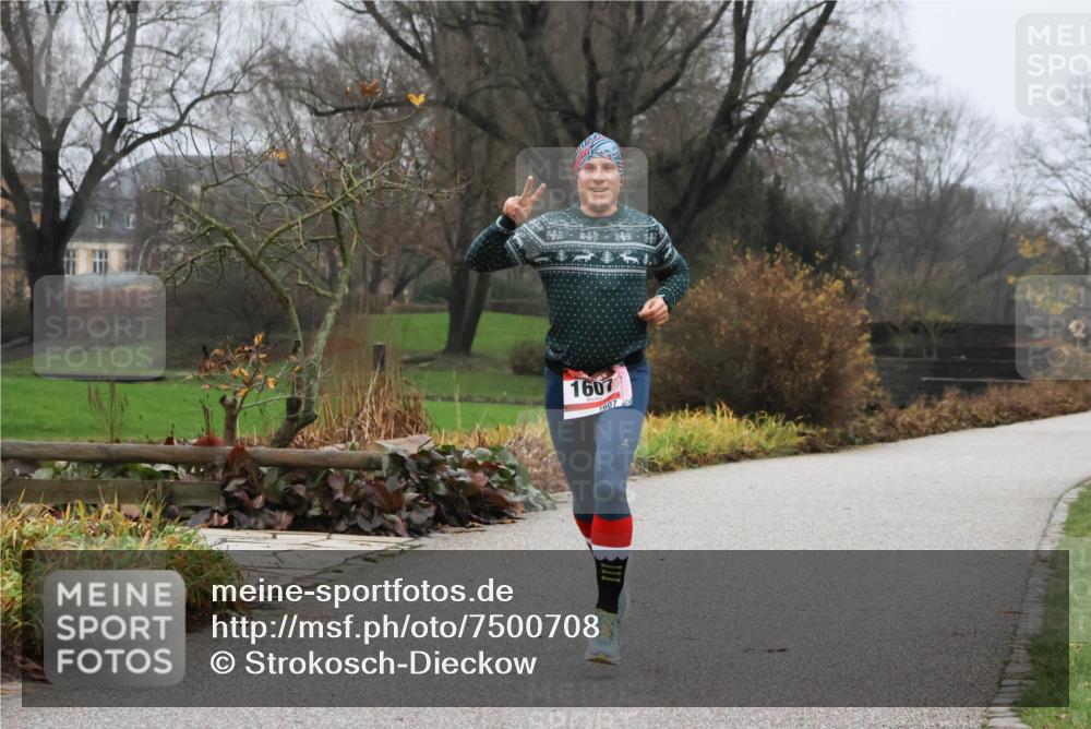 08.12.2024 - St. Pauli X-Mass-Run No. 14 Strokosch-Dieckow http://msf.ph/oto/7500708 08.12.2024 09:44:24 Laufen 1607, 1607, 111 meine-sportfotos.de