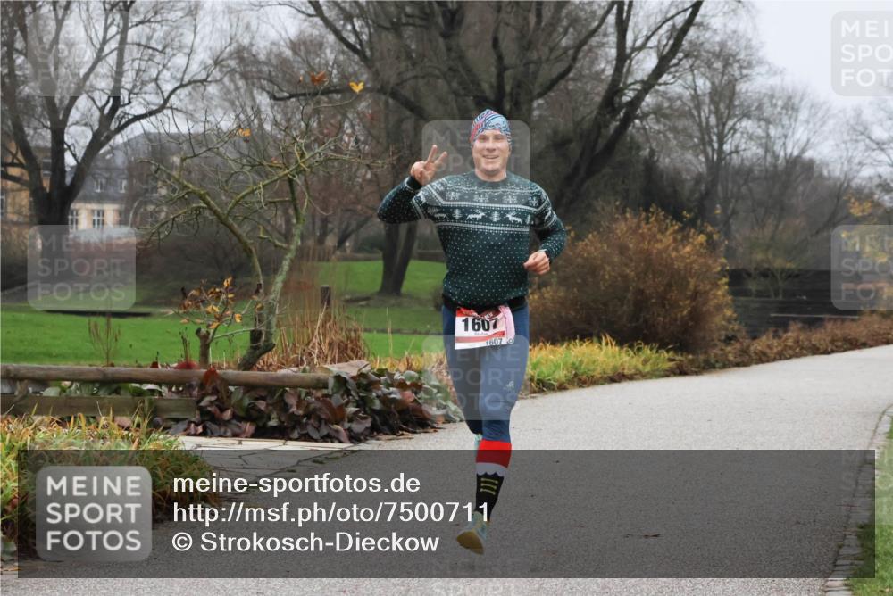 08.12.2024 - St. Pauli X-Mass-Run No. 14 Strokosch-Dieckow http://msf.ph/oto/7500711 08.12.2024 09:44:24 Laufen 1607, 1607 meine-sportfotos.de