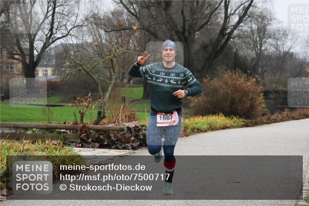08.12.2024 - St. Pauli X-Mass-Run No. 14 Strokosch-Dieckow http://msf.ph/oto/7500717 08.12.2024 09:44:24 Laufen 1607, 1607 meine-sportfotos.de