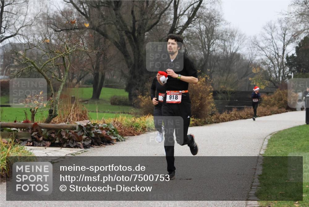 08.12.2024 - St. Pauli X-Mass-Run No. 14 Strokosch-Dieckow http://msf.ph/oto/7500753 08.12.2024 09:44:33 Laufen 14, 918, 2832 meine-sportfotos.de