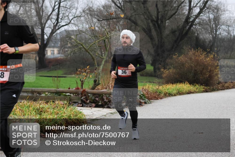 08.12.2024 - St. Pauli X-Mass-Run No. 14 Strokosch-Dieckow http://msf.ph/oto/7500767 08.12.2024 09:44:34 Laufen 14, 8, 14, 36 meine-sportfotos.de