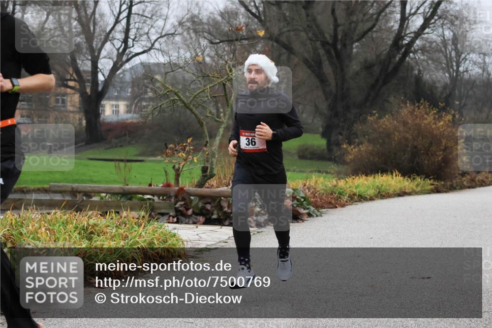 08.12.2024 - St. Pauli X-Mass-Run No. 14 Strokosch-Dieckow http://msf.ph/oto/7500769 08.12.2024 09:44:34 Laufen 36 meine-sportfotos.de