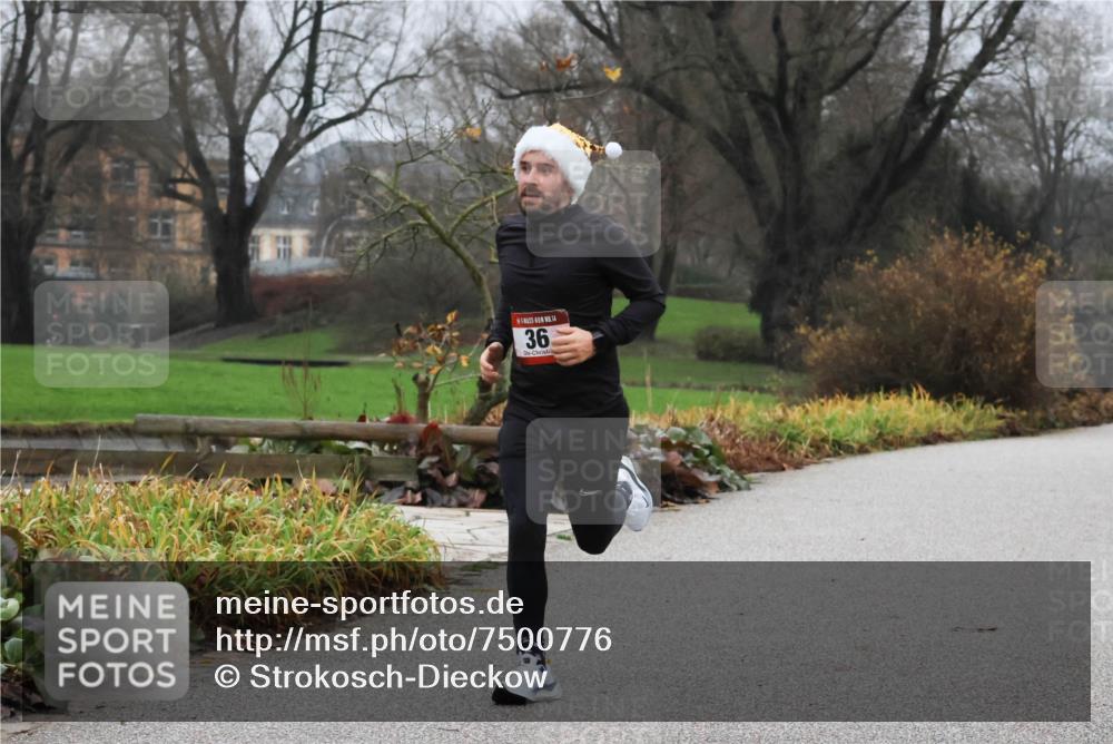 08.12.2024 - St. Pauli X-Mass-Run No. 14 Strokosch-Dieckow http://msf.ph/oto/7500776 08.12.2024 09:44:34 Laufen 14, 36 meine-sportfotos.de