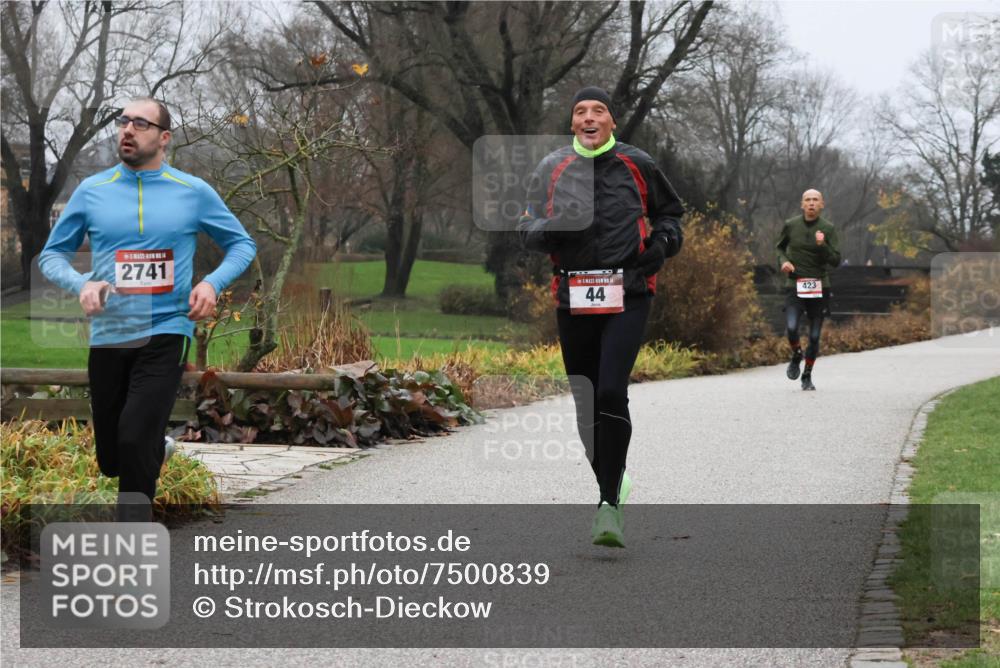 08.12.2024 - St. Pauli X-Mass-Run No. 14 Strokosch-Dieckow http://msf.ph/oto/7500839 08.12.2024 09:44:55 Laufen 2741, 44, 423 meine-sportfotos.de