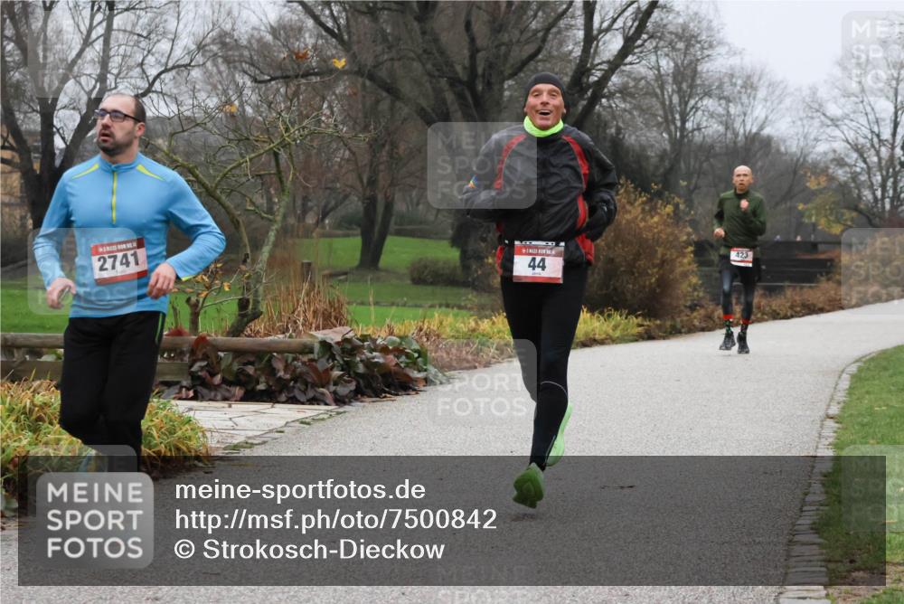 08.12.2024 - St. Pauli X-Mass-Run No. 14 Strokosch-Dieckow http://msf.ph/oto/7500842 08.12.2024 09:44:55 Laufen 34, 2741, 14, 44, 423 meine-sportfotos.de