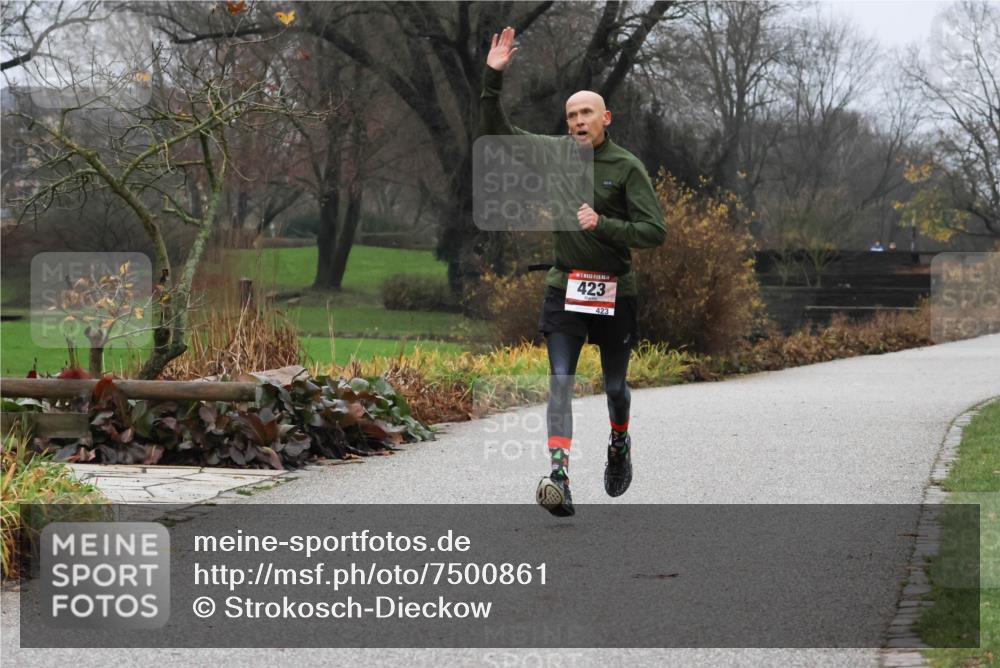 08.12.2024 - St. Pauli X-Mass-Run No. 14 Strokosch-Dieckow http://msf.ph/oto/7500861 08.12.2024 09:44:58 Laufen 423, 423 meine-sportfotos.de