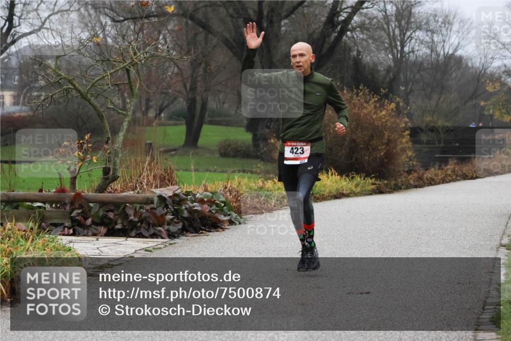 08.12.2024 - St. Pauli X-Mass-Run No. 14 Strokosch-Dieckow http://msf.ph/oto/7500874 08.12.2024 09:44:58 Laufen 423 meine-sportfotos.de