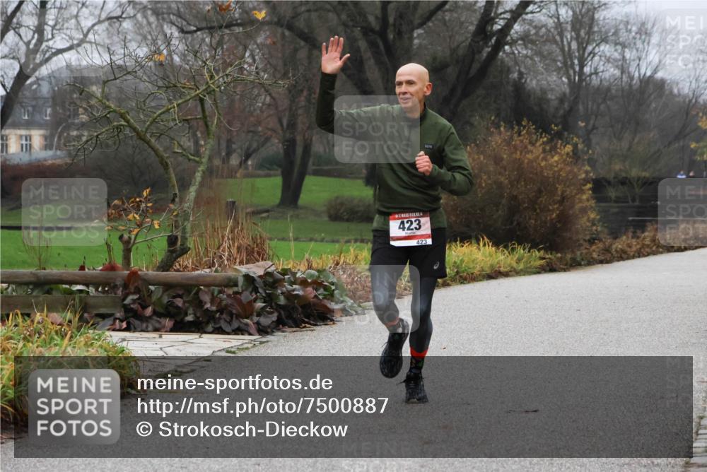 08.12.2024 - St. Pauli X-Mass-Run No. 14 Strokosch-Dieckow http://msf.ph/oto/7500887 08.12.2024 09:44:58 Laufen 423, 423 meine-sportfotos.de