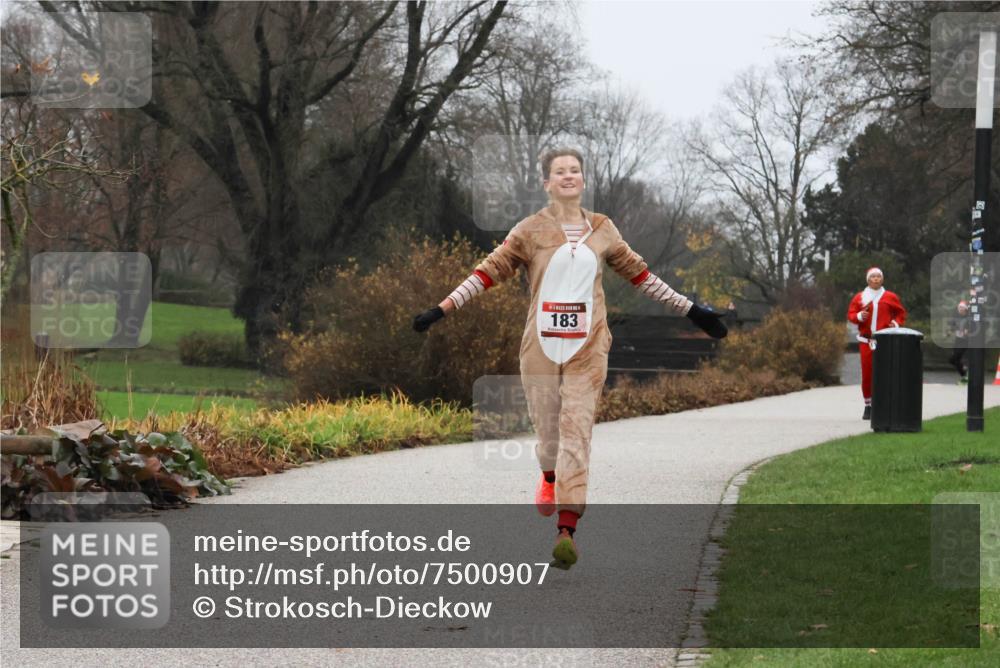 08.12.2024 - St. Pauli X-Mass-Run No. 14 Strokosch-Dieckow http://msf.ph/oto/7500907 08.12.2024 09:45:13 Laufen 183 meine-sportfotos.de