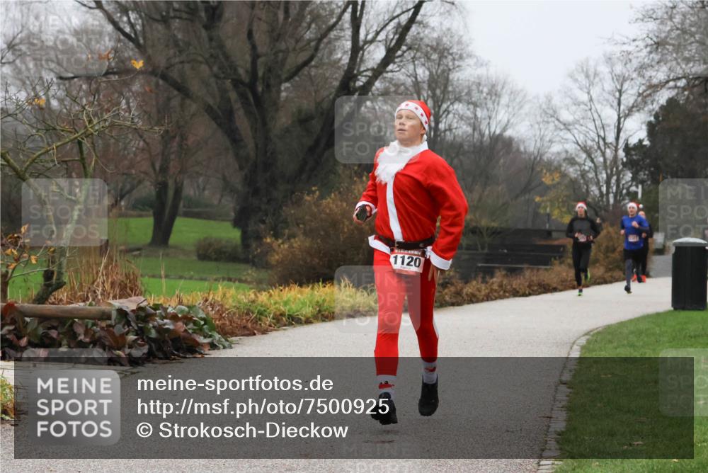 08.12.2024 - St. Pauli X-Mass-Run No. 14 Strokosch-Dieckow http://msf.ph/oto/7500925 08.12.2024 09:45:21 Laufen 1120 meine-sportfotos.de