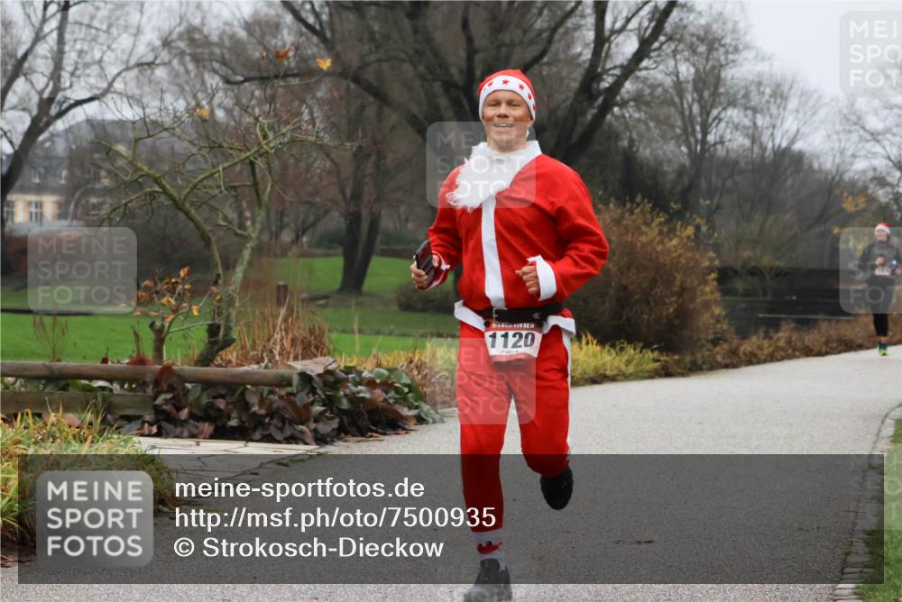 08.12.2024 - St. Pauli X-Mass-Run No. 14 Strokosch-Dieckow http://msf.ph/oto/7500935 08.12.2024 09:45:22 Laufen 14, 1120 meine-sportfotos.de