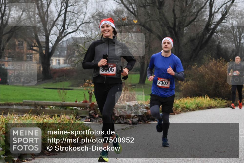 08.12.2024 - St. Pauli X-Mass-Run No. 14 Strokosch-Dieckow http://msf.ph/oto/7500952 08.12.2024 09:45:30 Laufen 14, 3505, 3307 meine-sportfotos.de