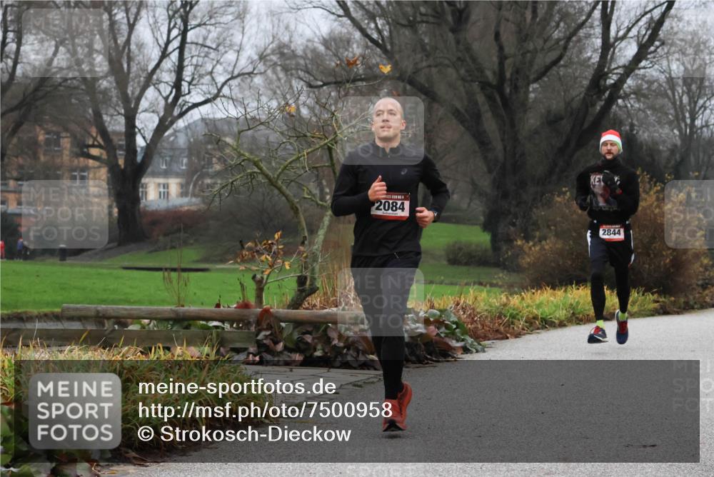 08.12.2024 - St. Pauli X-Mass-Run No. 14 Strokosch-Dieckow http://msf.ph/oto/7500958 08.12.2024 09:45:35 Laufen 14, 2084, 2844 meine-sportfotos.de