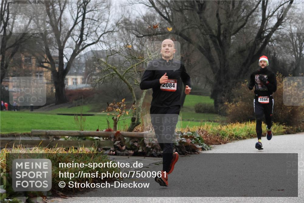 08.12.2024 - St. Pauli X-Mass-Run No. 14 Strokosch-Dieckow http://msf.ph/oto/7500961 08.12.2024 09:45:35 Laufen 14, 2084, 2844 meine-sportfotos.de