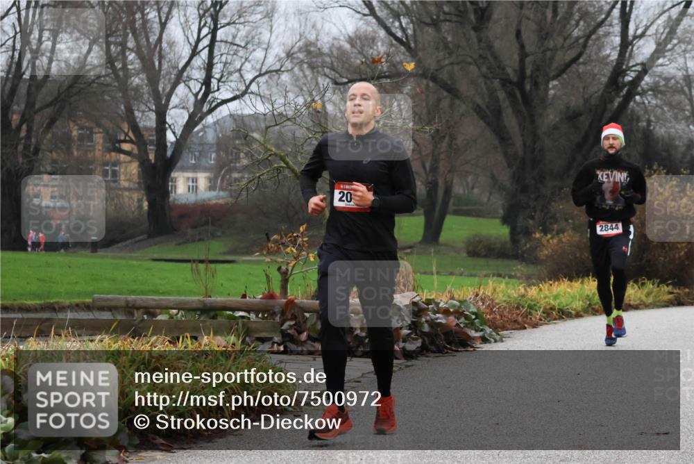 08.12.2024 - St. Pauli X-Mass-Run No. 14 Strokosch-Dieckow http://msf.ph/oto/7500972 08.12.2024 09:45:35 Laufen 20, 2844 meine-sportfotos.de