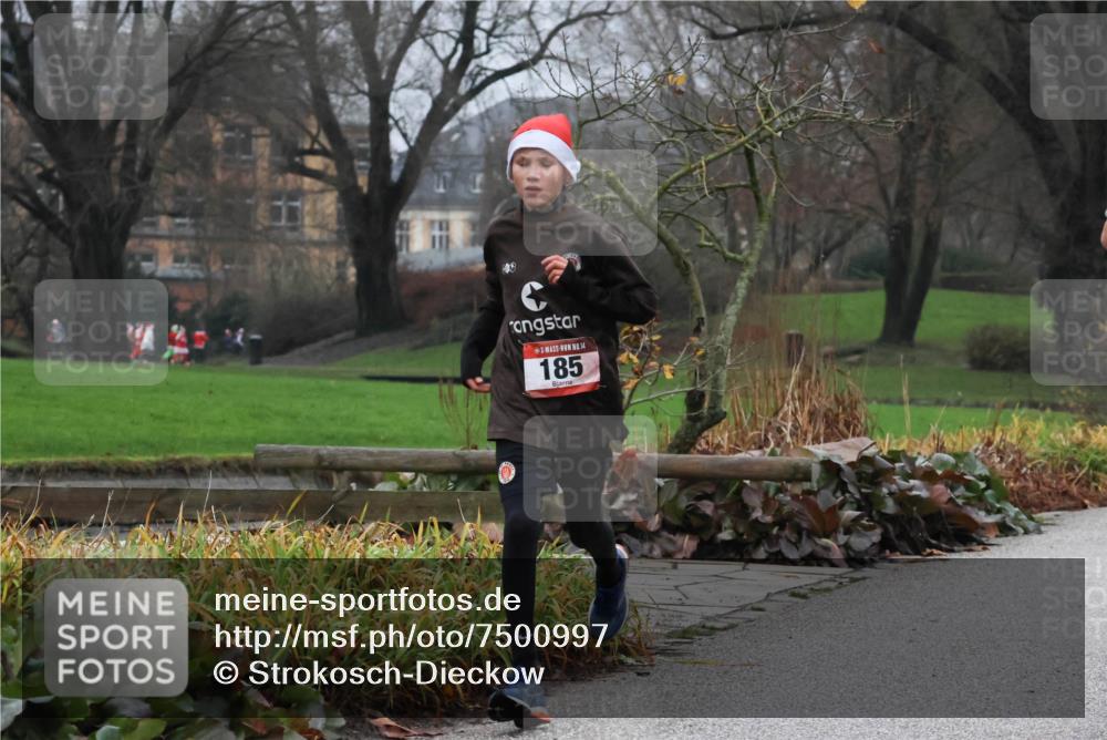 08.12.2024 - St. Pauli X-Mass-Run No. 14 Strokosch-Dieckow http://msf.ph/oto/7500997 08.12.2024 09:45:48 Laufen 14, 185 meine-sportfotos.de