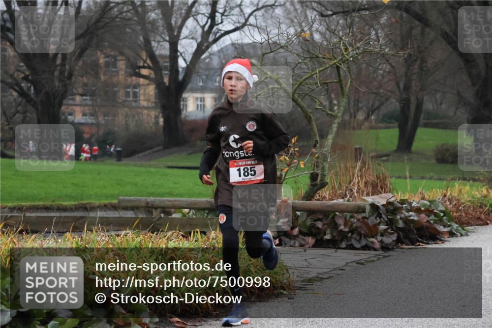 08.12.2024 - St. Pauli X-Mass-Run No. 14 Strokosch-Dieckow http://msf.ph/oto/7500998 08.12.2024 09:45:48 Laufen 14, 185 meine-sportfotos.de