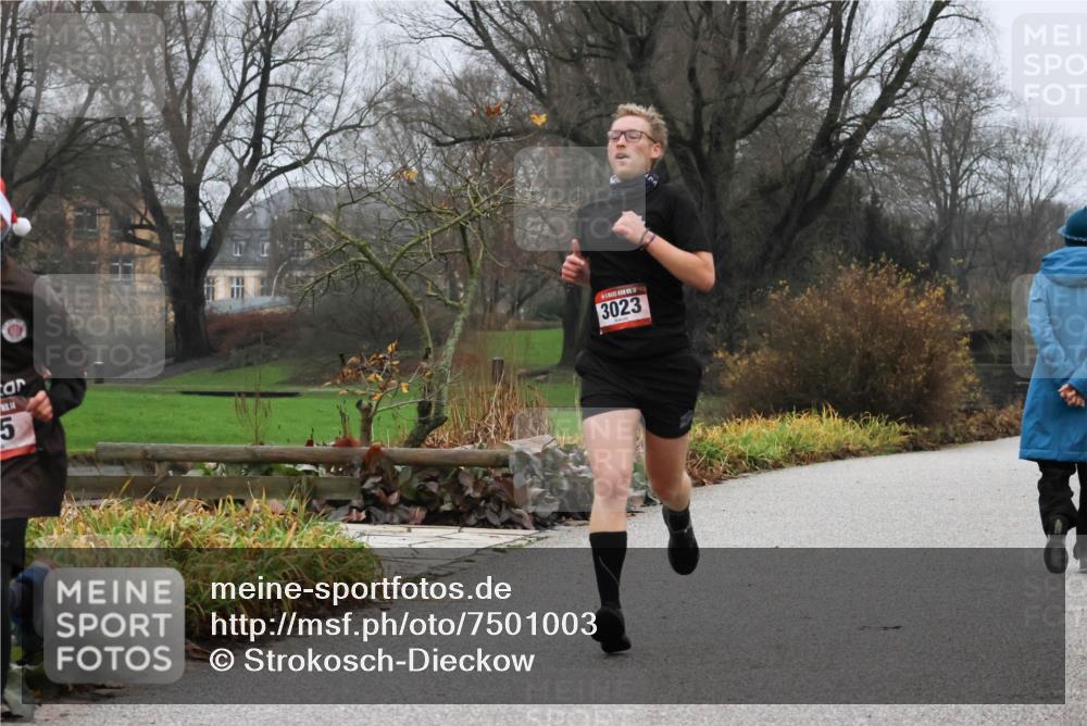 08.12.2024 - St. Pauli X-Mass-Run No. 14 Strokosch-Dieckow http://msf.ph/oto/7501003 08.12.2024 09:45:49 Laufen 14, 5, 3023 meine-sportfotos.de
