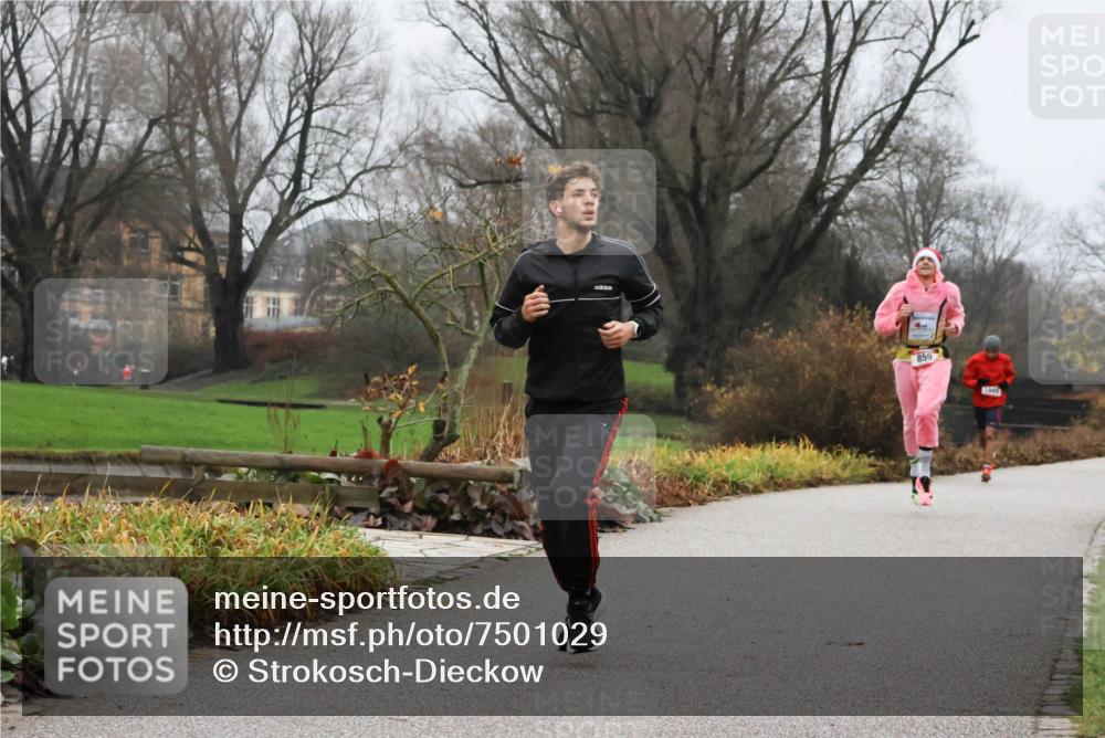 08.12.2024 - St. Pauli X-Mass-Run No. 14 Strokosch-Dieckow http://msf.ph/oto/7501029 08.12.2024 09:46:09 Laufen 859, 1948 meine-sportfotos.de