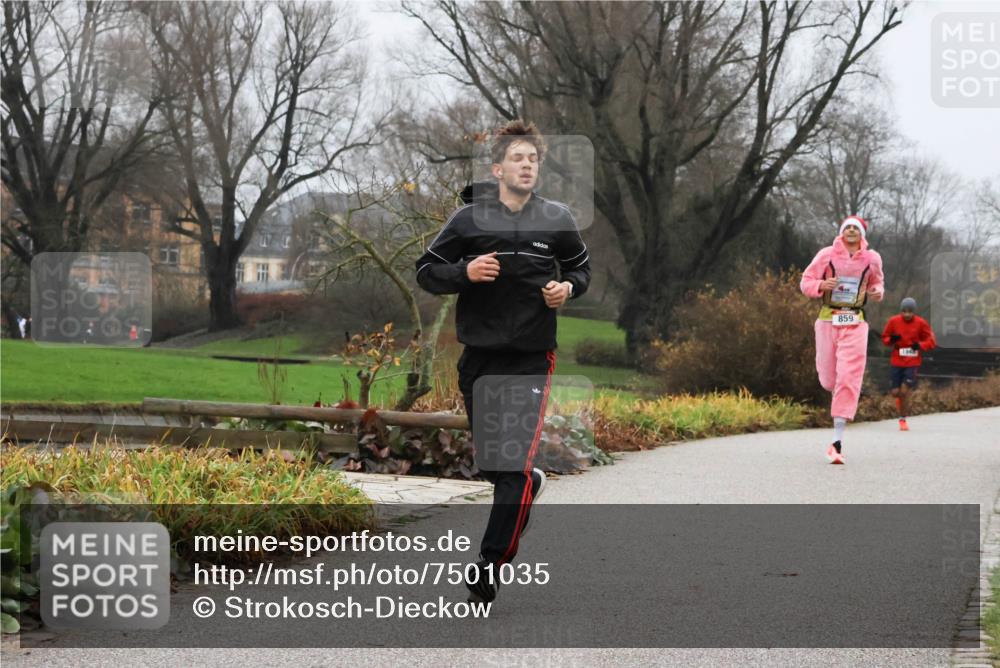 08.12.2024 - St. Pauli X-Mass-Run No. 14 Strokosch-Dieckow http://msf.ph/oto/7501035 08.12.2024 09:46:09 Laufen 859, 194 meine-sportfotos.de