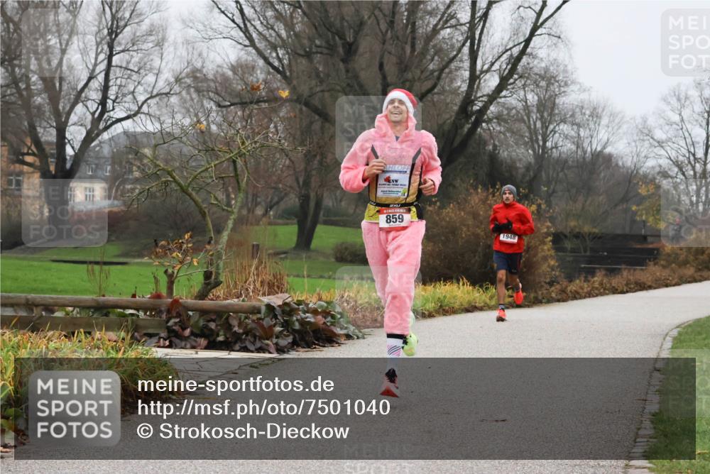 08.12.2024 - St. Pauli X-Mass-Run No. 14 Strokosch-Dieckow http://msf.ph/oto/7501040 08.12.2024 09:46:12 Laufen 859, 1948 meine-sportfotos.de
