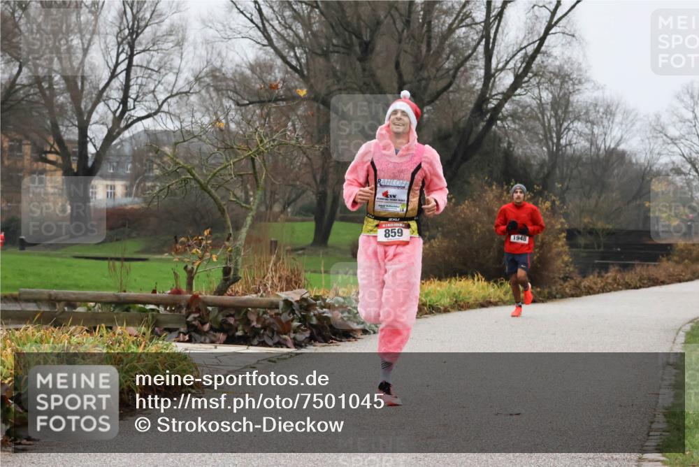 08.12.2024 - St. Pauli X-Mass-Run No. 14 Strokosch-Dieckow http://msf.ph/oto/7501045 08.12.2024 09:46:12 Laufen 859, 1948 meine-sportfotos.de