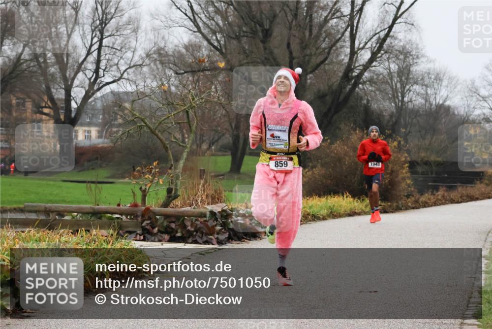 08.12.2024 - St. Pauli X-Mass-Run No. 14 Strokosch-Dieckow http://msf.ph/oto/7501050 08.12.2024 09:46:12 Laufen 859, 1948 meine-sportfotos.de