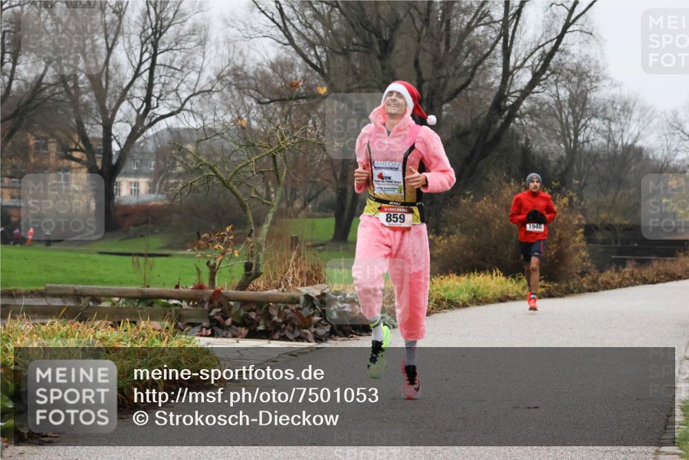08.12.2024 - St. Pauli X-Mass-Run No. 14 Strokosch-Dieckow http://msf.ph/oto/7501053 08.12.2024 09:46:12 Laufen 859, 1948 meine-sportfotos.de