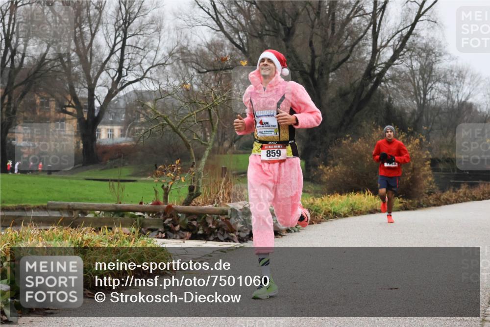 08.12.2024 - St. Pauli X-Mass-Run No. 14 Strokosch-Dieckow http://msf.ph/oto/7501060 08.12.2024 09:46:12 Laufen 14, 859 meine-sportfotos.de