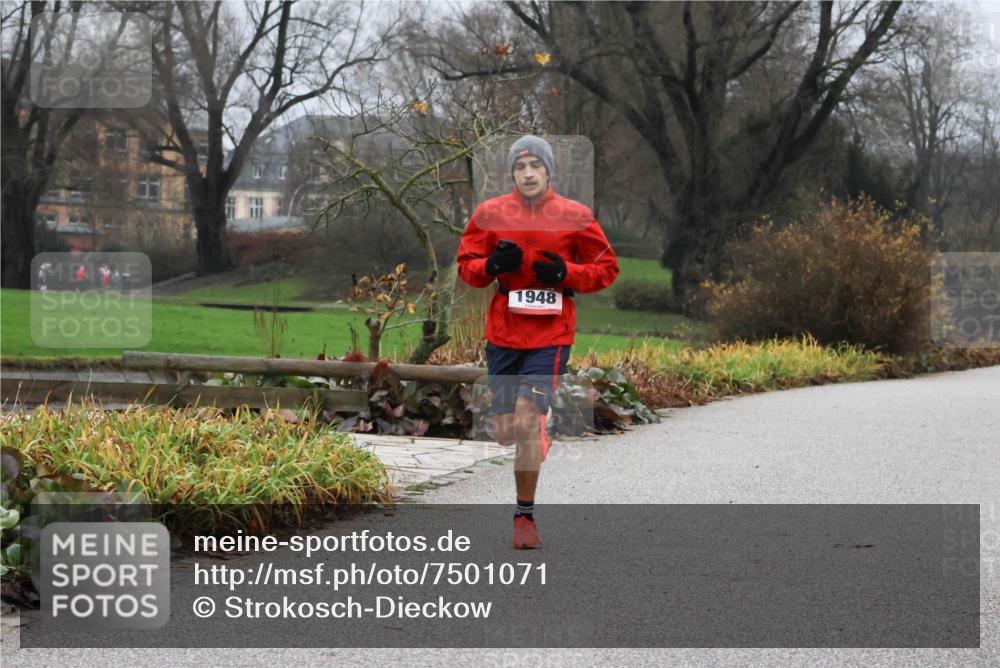 08.12.2024 - St. Pauli X-Mass-Run No. 14 Strokosch-Dieckow http://msf.ph/oto/7501071 08.12.2024 09:46:15 Laufen 1948 meine-sportfotos.de