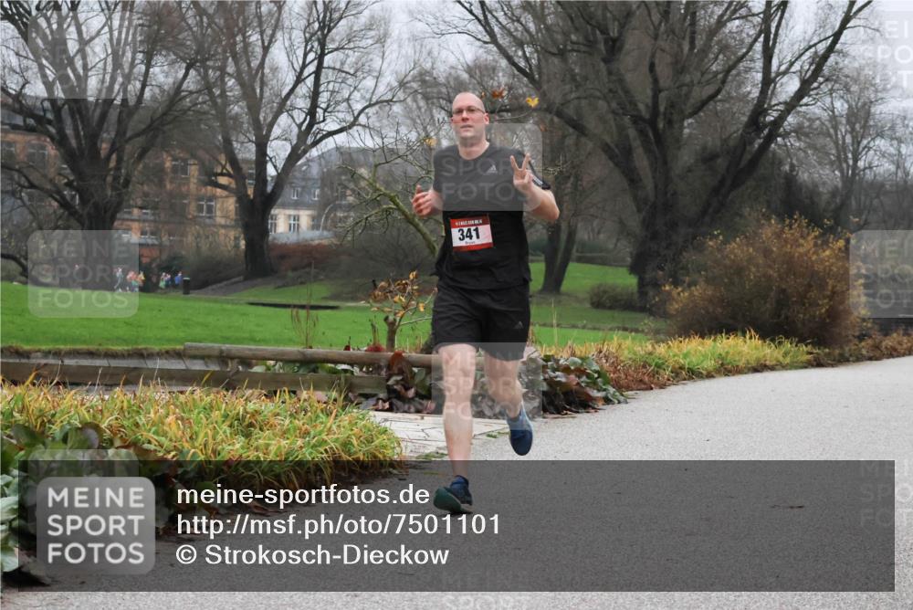 08.12.2024 - St. Pauli X-Mass-Run No. 14 Strokosch-Dieckow http://msf.ph/oto/7501101 08.12.2024 09:46:27 Laufen 341 meine-sportfotos.de